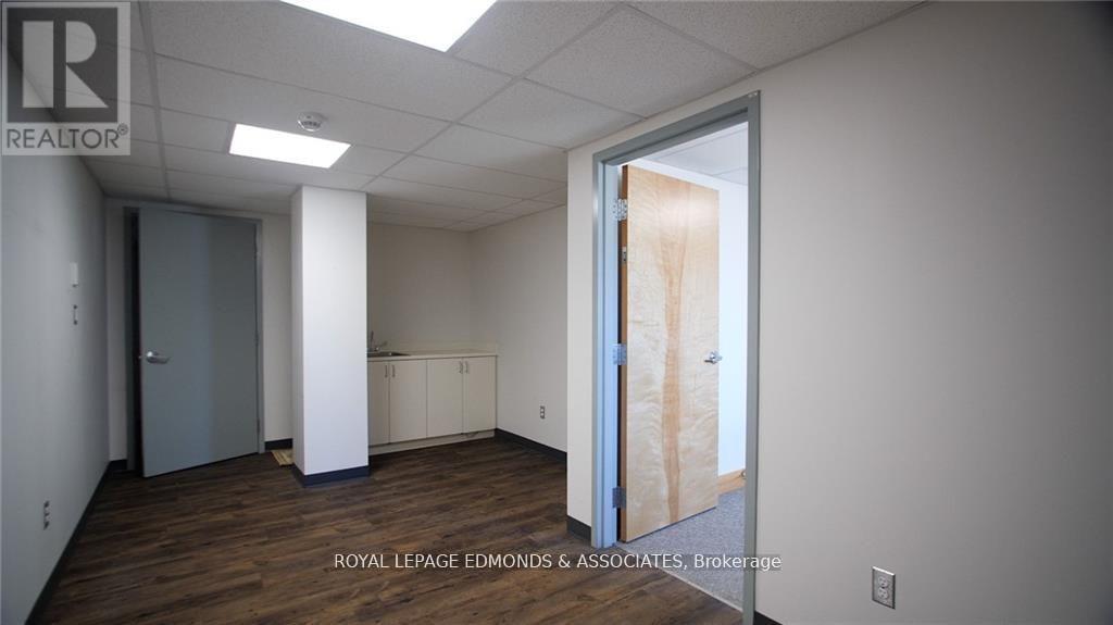 315 Pembroke Street E Property Photo 16