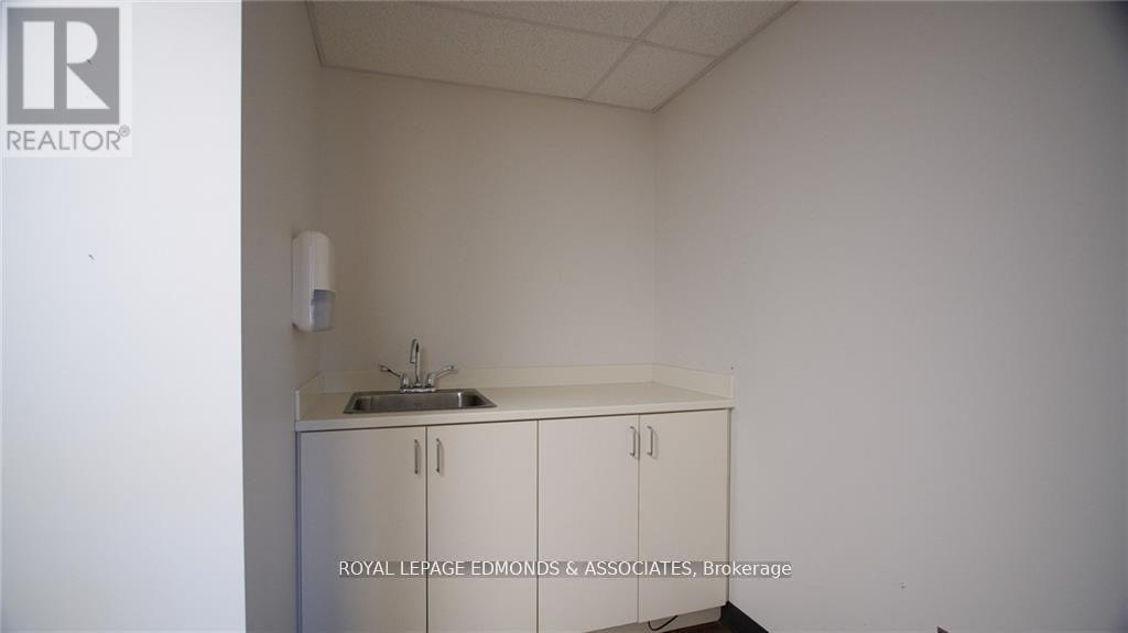 315 Pembroke Street E Property Photo 17