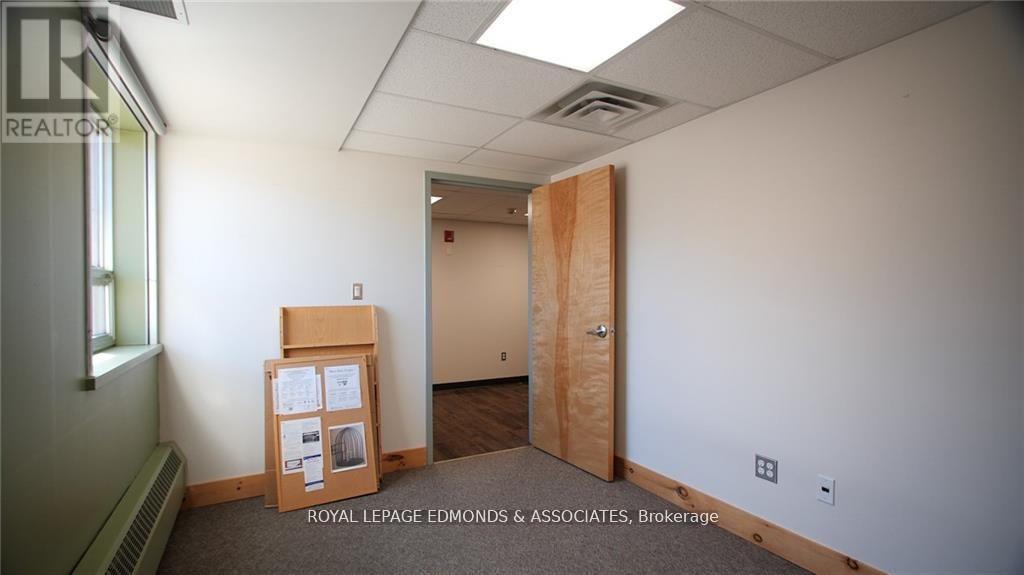 315 Pembroke Street E Property Photo 21