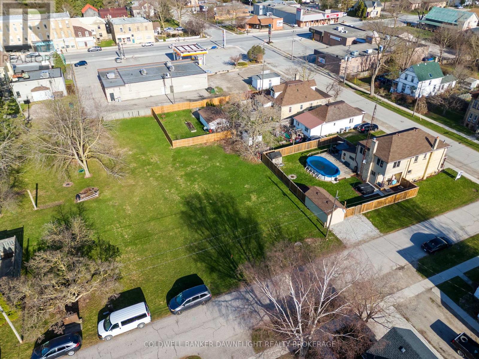 256 Pearl St Property Photo 7