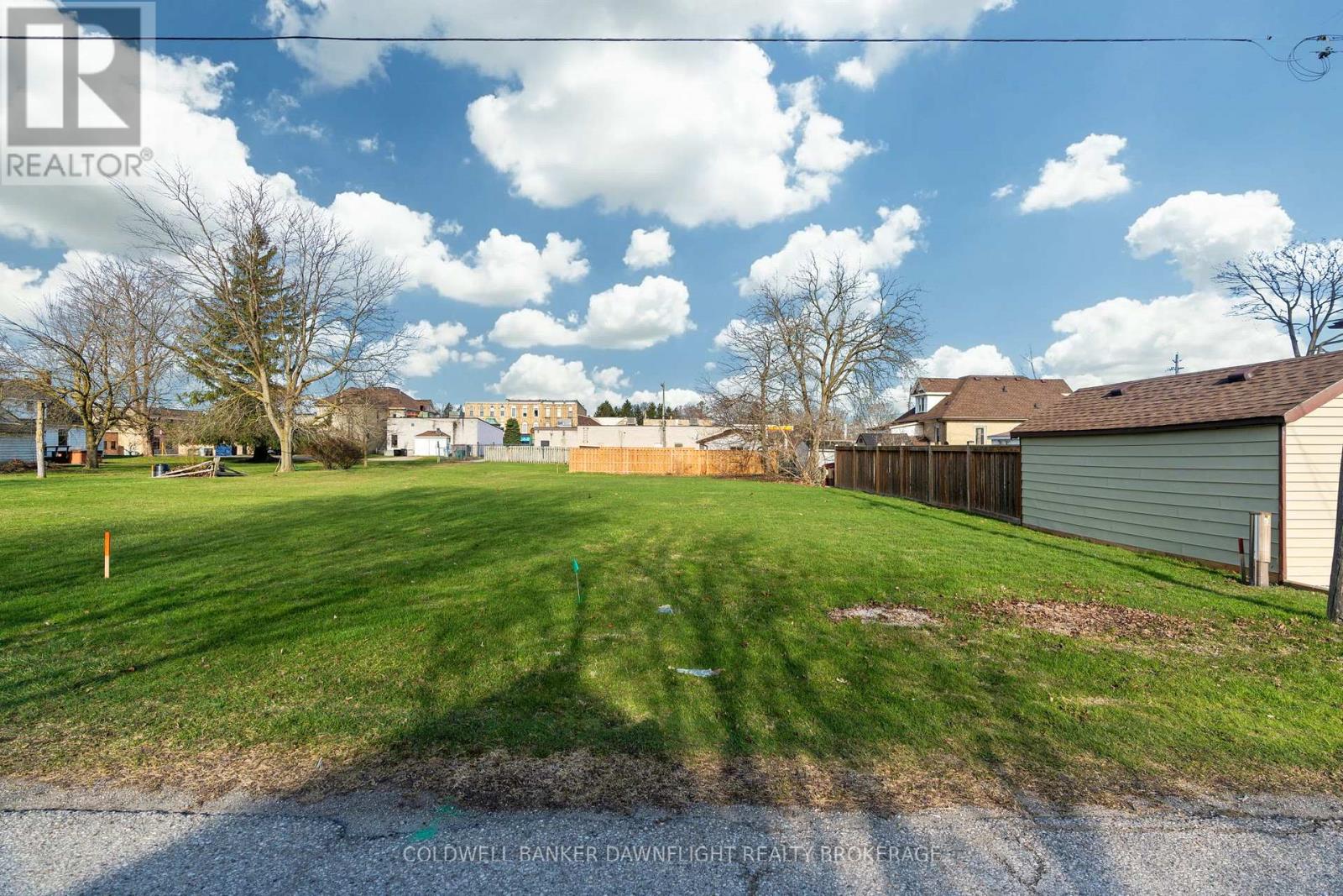 256 Pearl St Property Photo 14