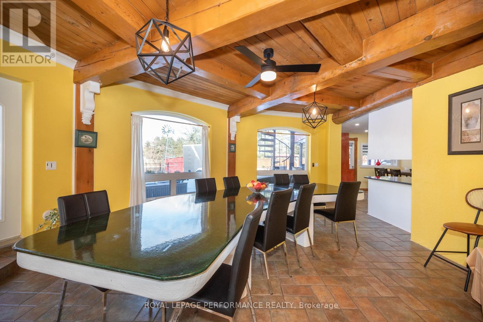 1371 Victoria Street Property Photo 20