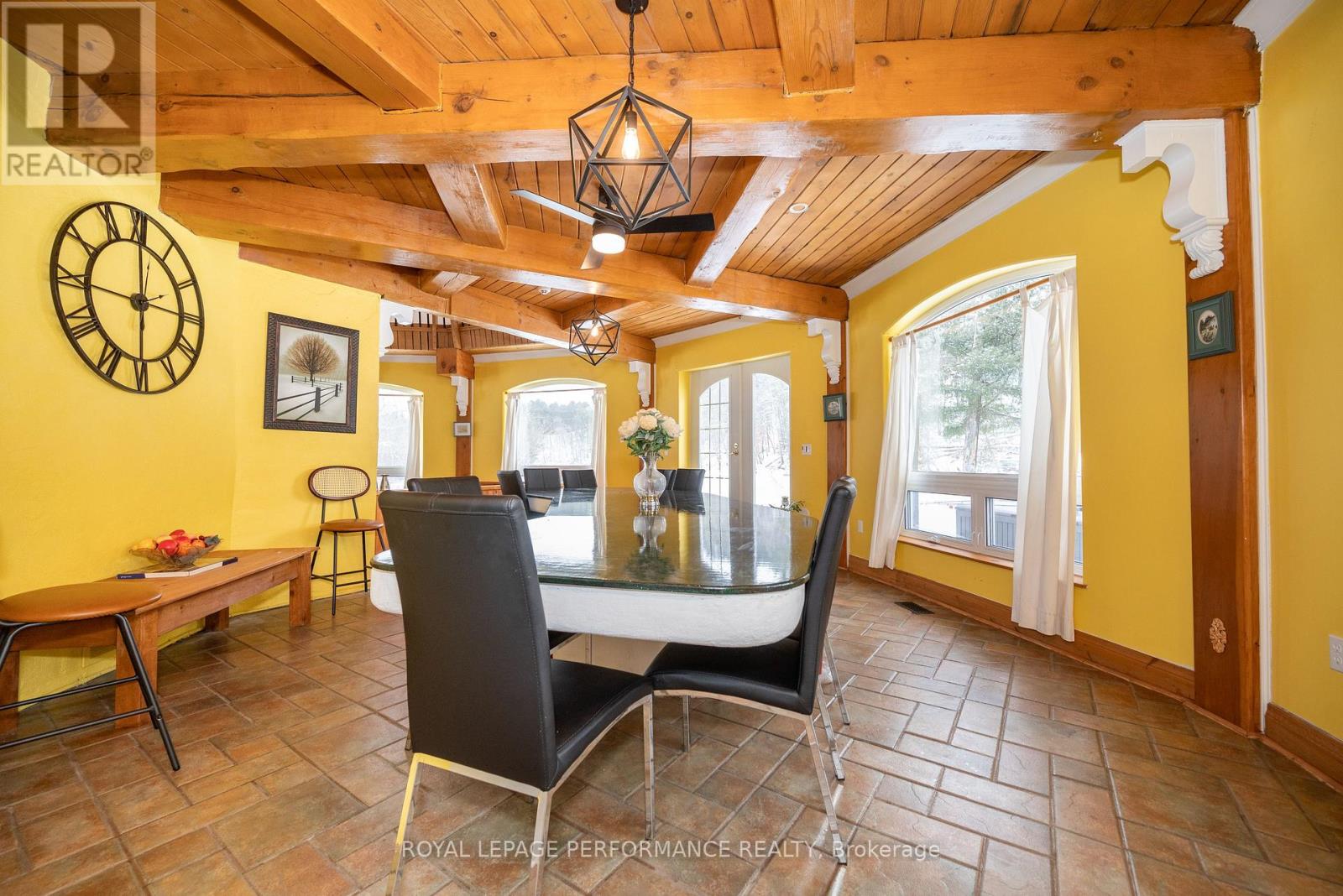 1371 Victoria Street Property Photo 21