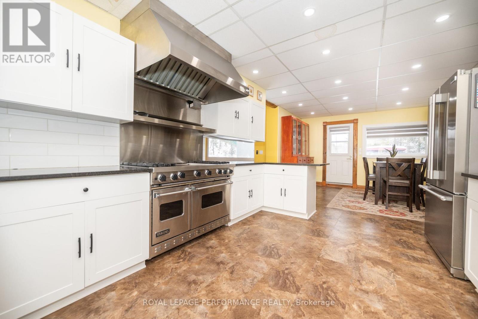 1371 Victoria Street Property Photo 23