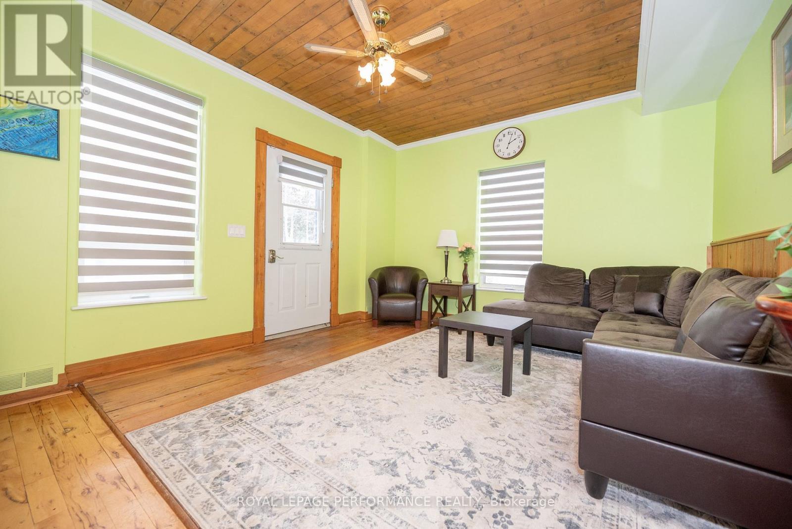 1371 Victoria Street Property Photo 26