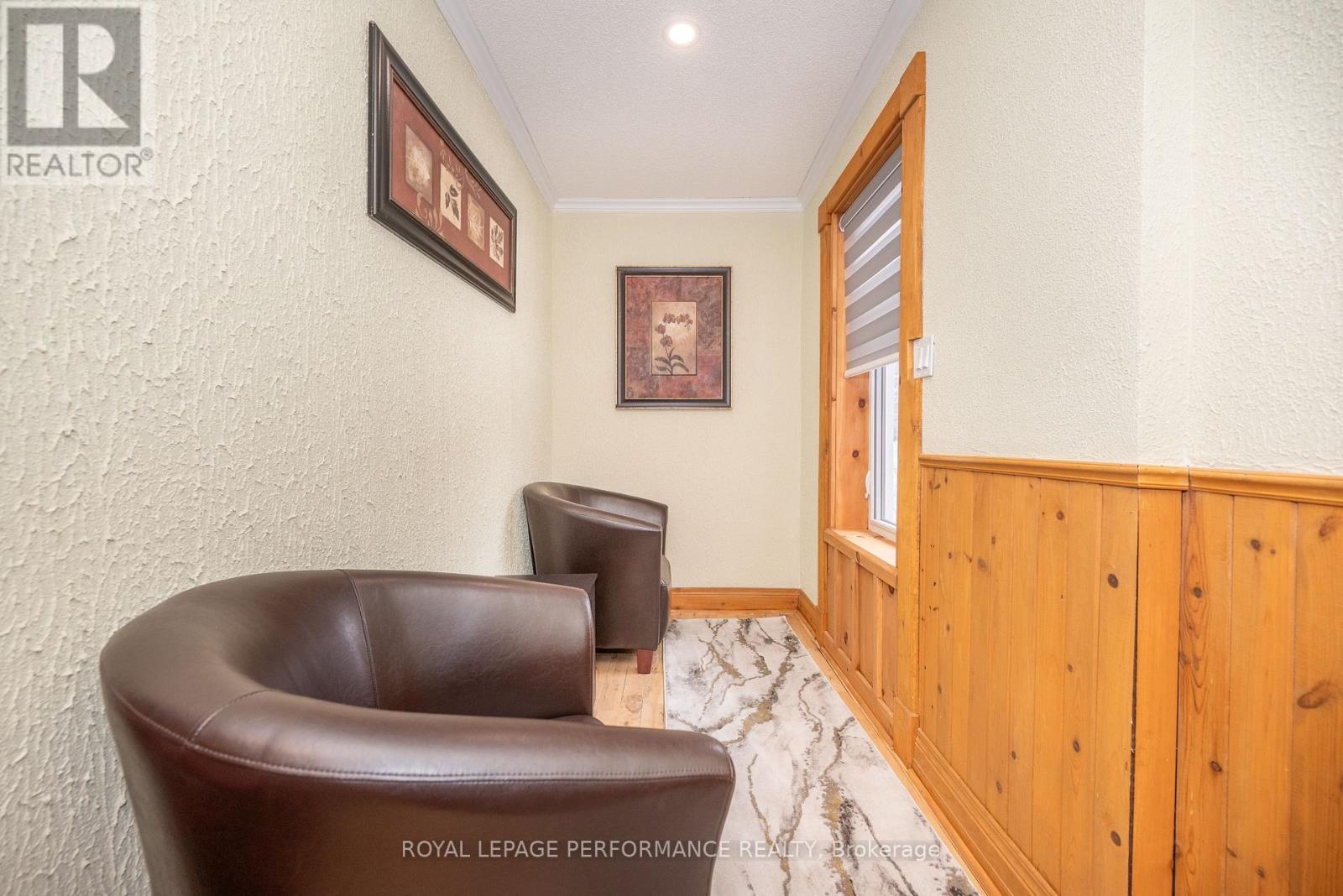 1371 Victoria Street Property Photo 31