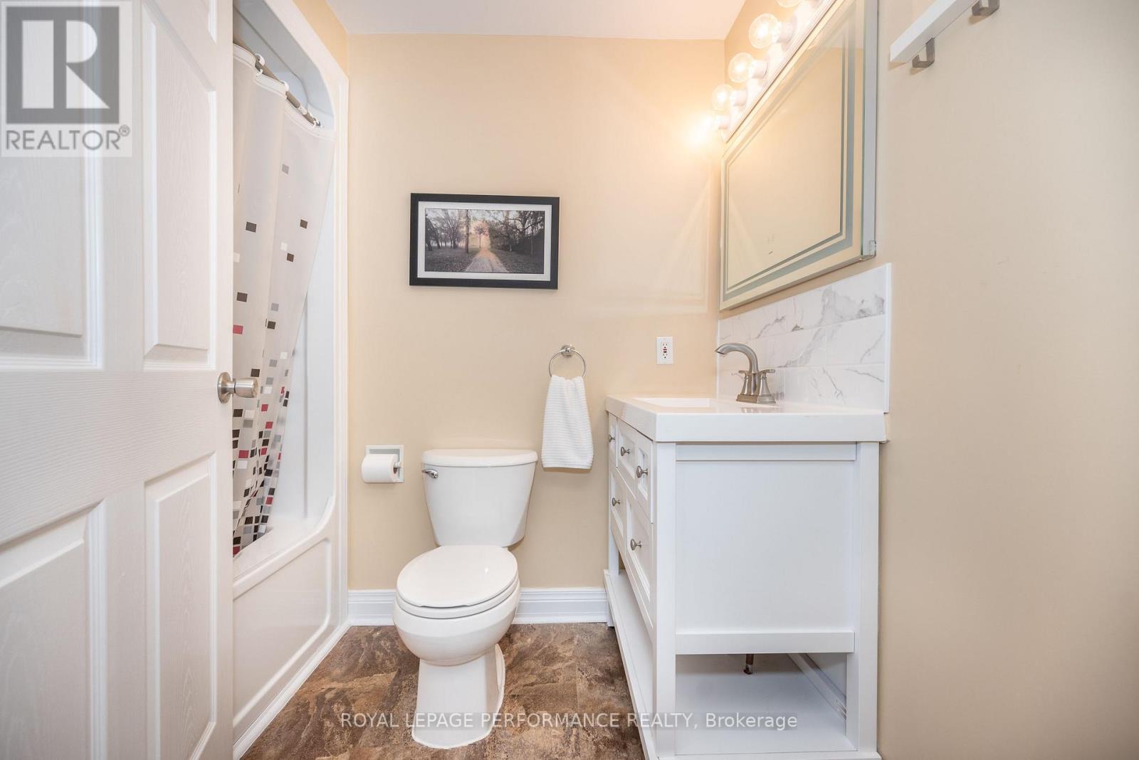 1371 Victoria Street Property Photo 43