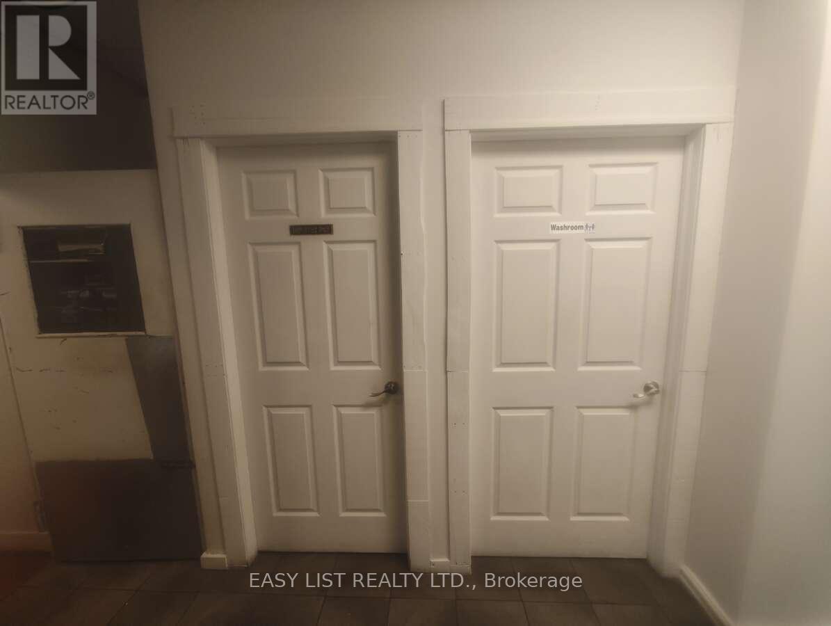 1305 & 1311 Ottawa Street Property Photo 12