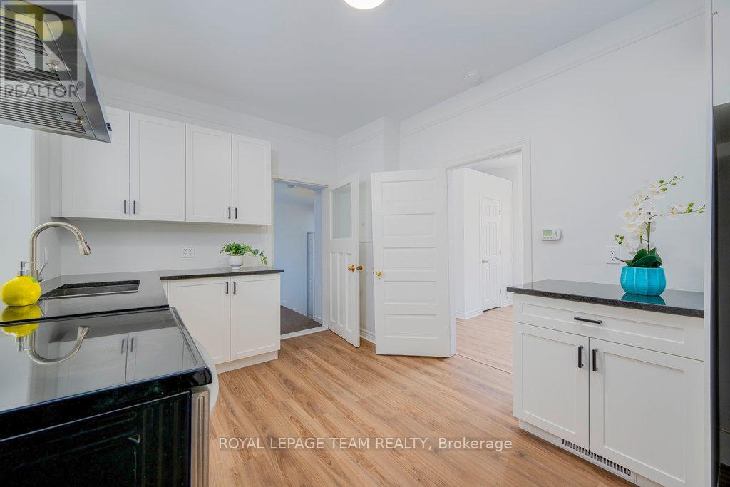 1028 Gladstone Avenue Property Photo 6