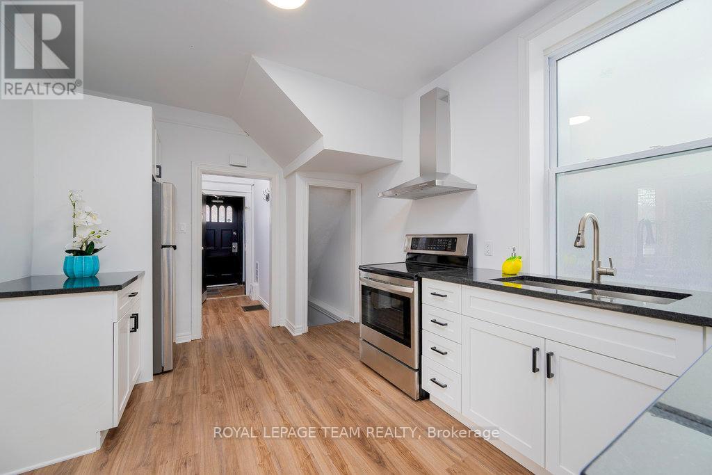 1028 Gladstone Avenue Property Photo 8