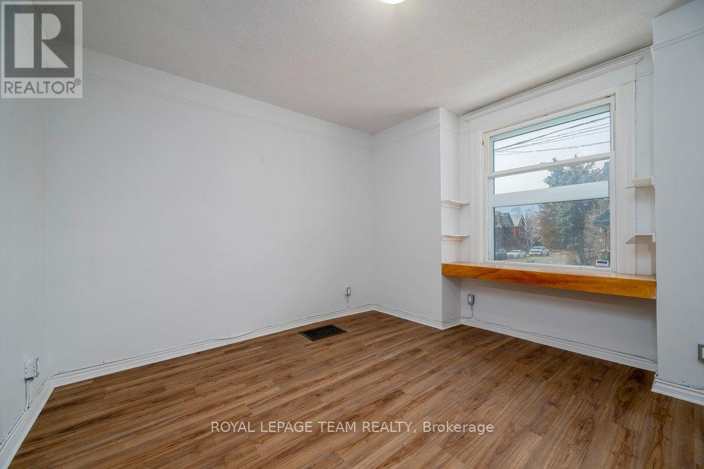 1028 Gladstone Avenue Property Photo 9
