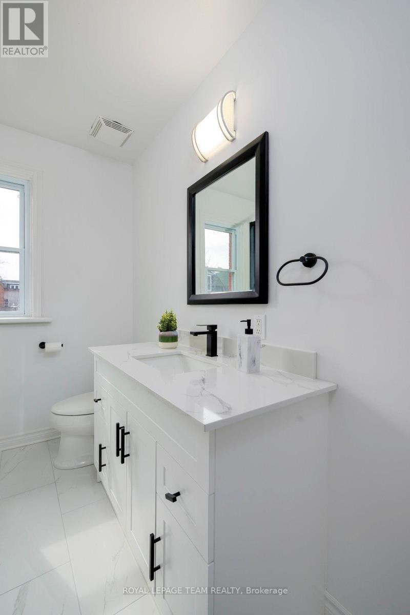 1028 Gladstone Avenue Property Photo 17