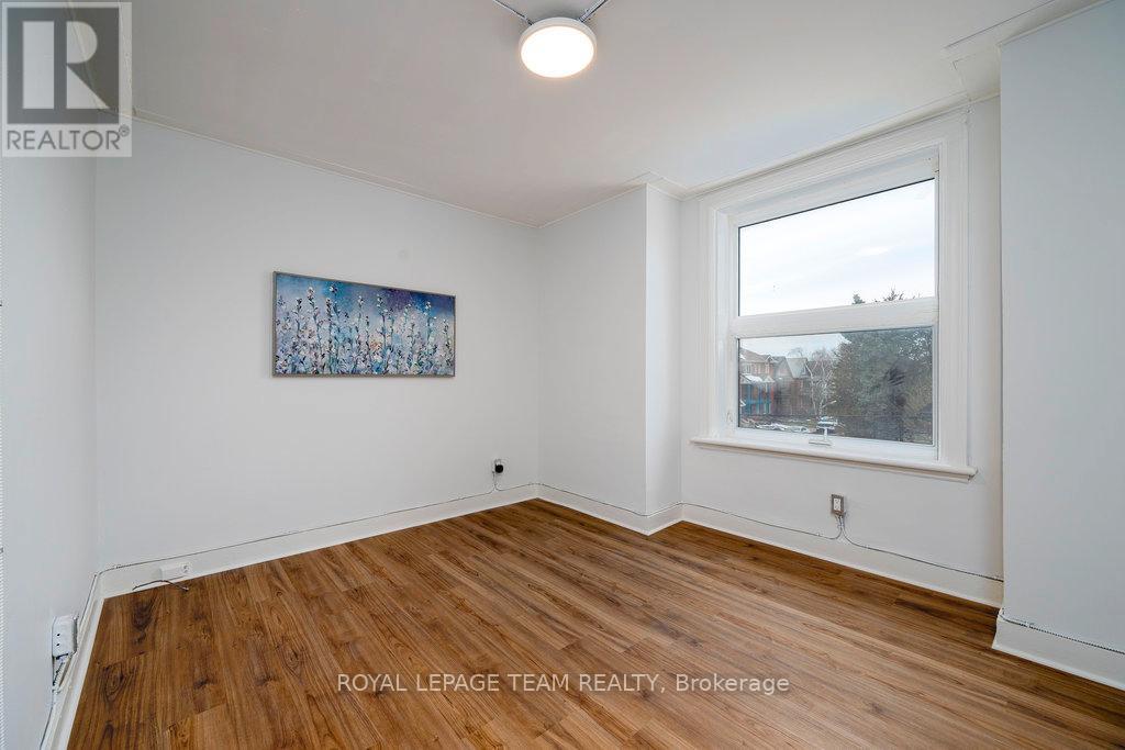 1028 Gladstone Avenue Property Photo 21
