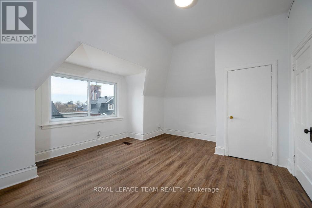 1028 Gladstone Avenue Property Photo 27