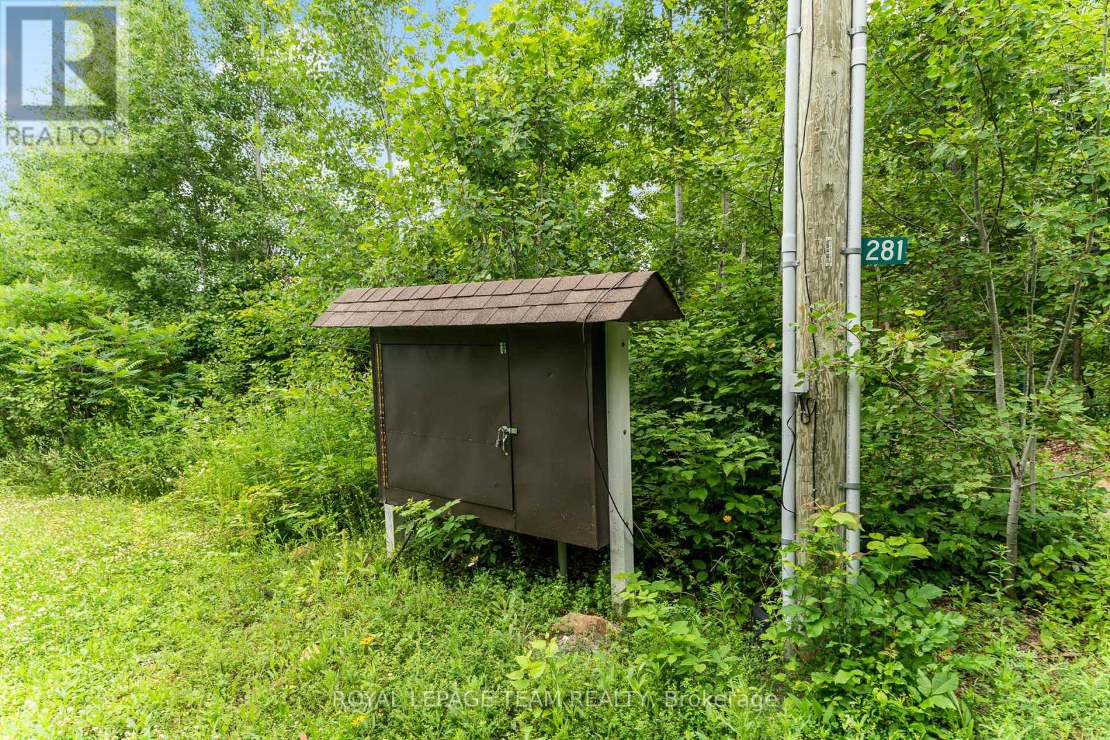 281 Chimo Road N Property Photo 14