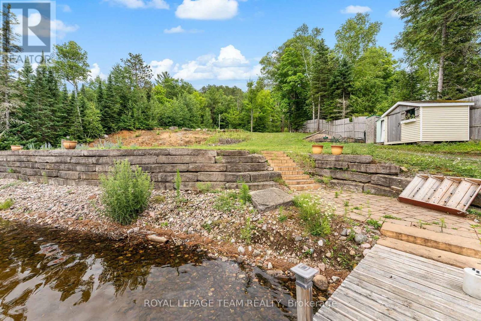 281 Chimo Road N Property Photo 27