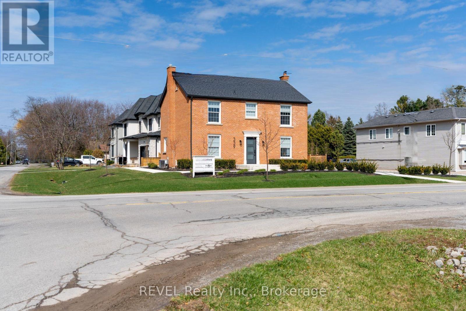 339 Mary Street Property Photo 3