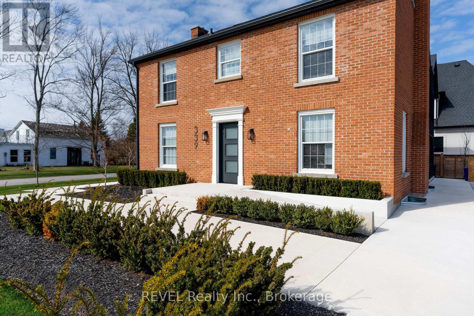 339 Mary Street Property Photo 5