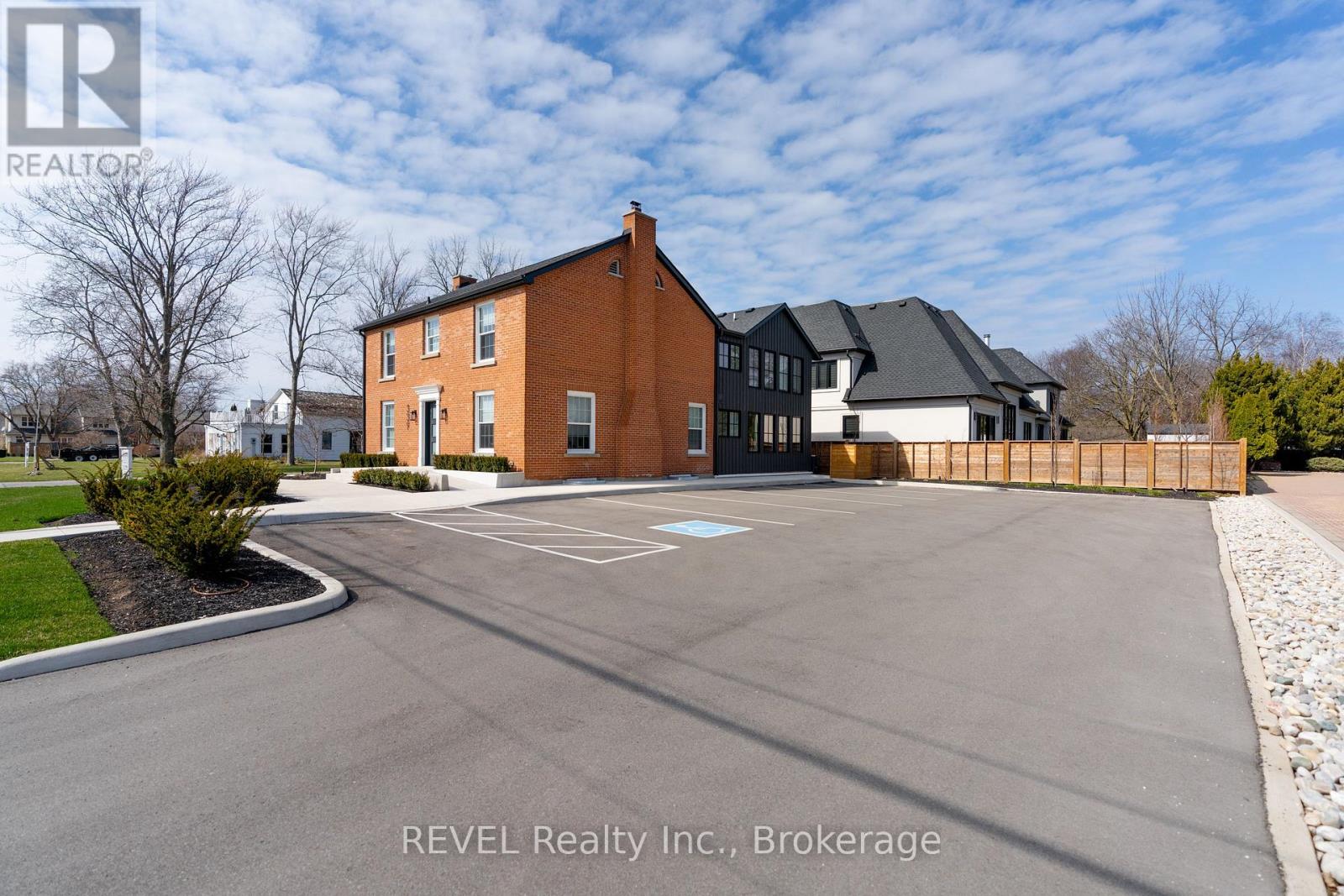 339 Mary Street Property Photo 6