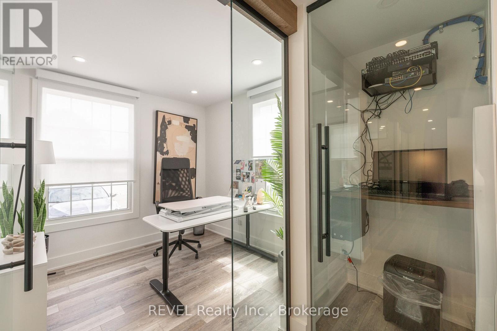 339 Mary Street Property Photo 17