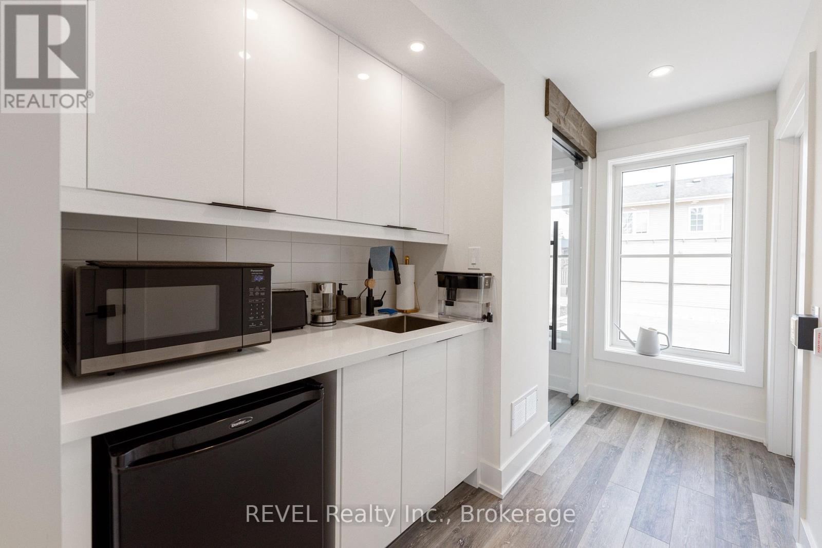 339 Mary Street Property Photo 40