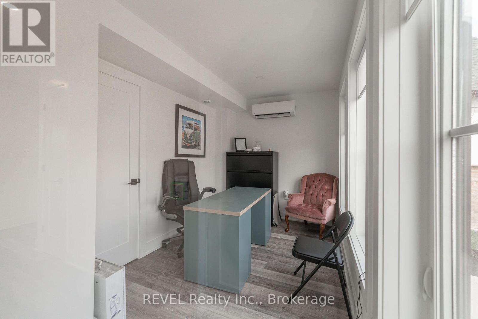 339 Mary Street Property Photo 41