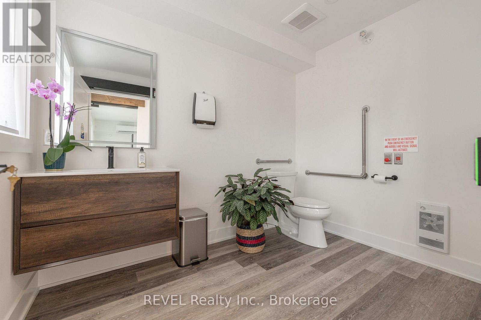 339 Mary Street Property Photo 42