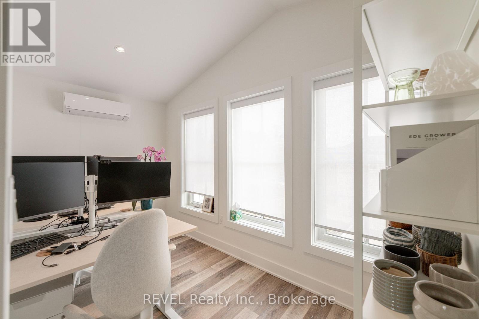 339 Mary Street Property Photo 45