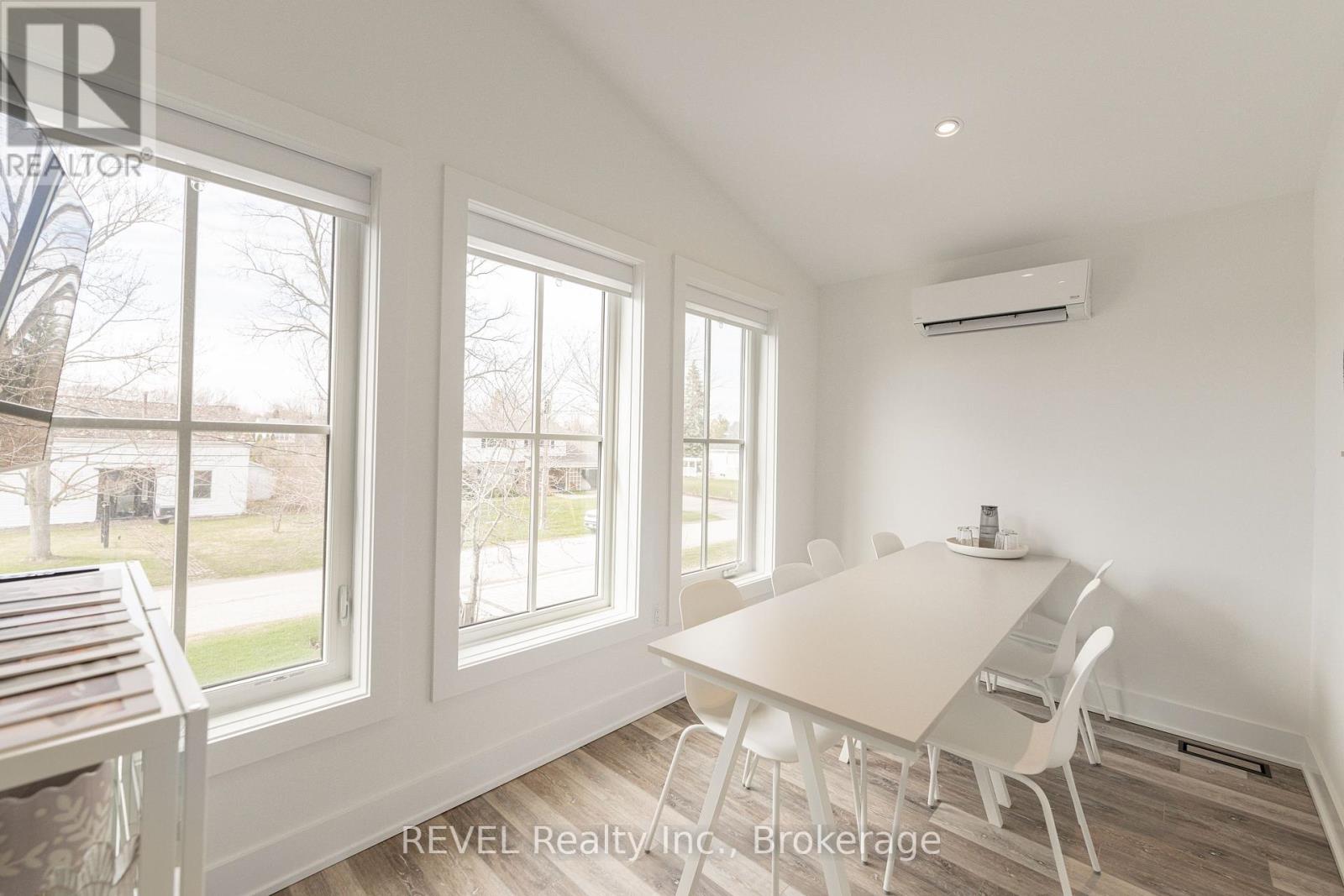 339 Mary Street Property Photo 47
