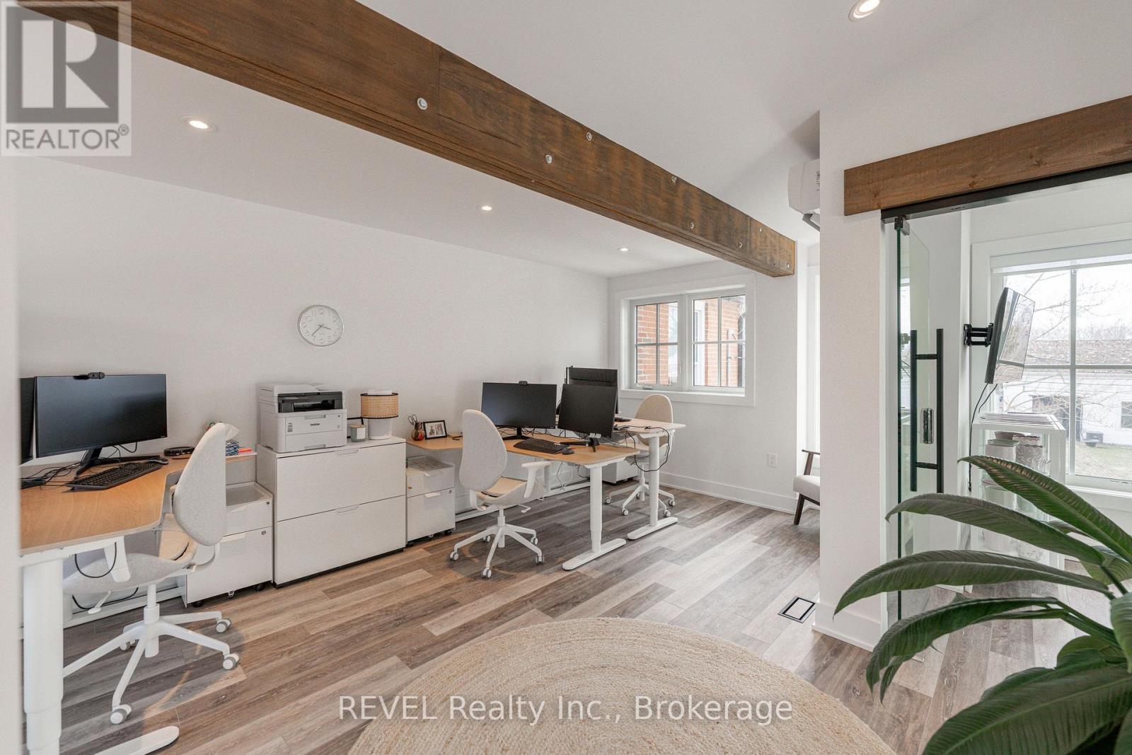 339 Mary Street Property Photo 48