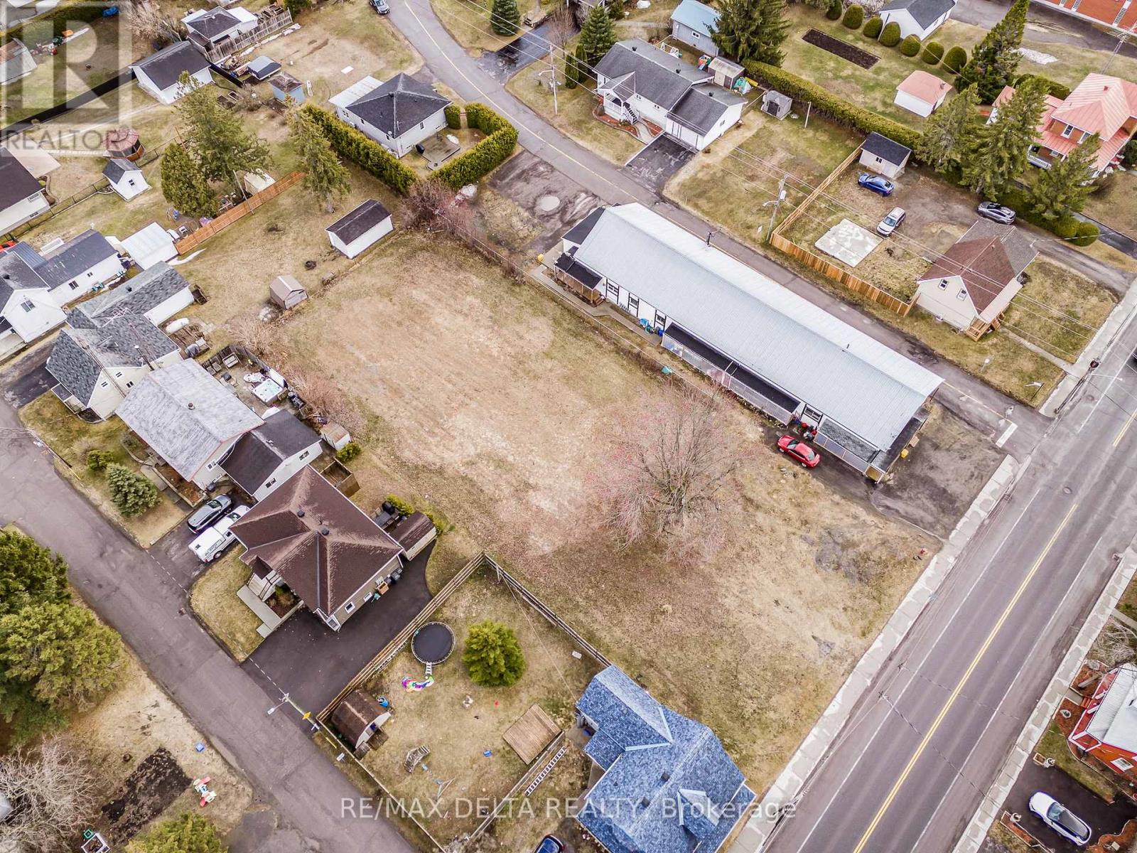 407 St Philippe Street Property Photo 7