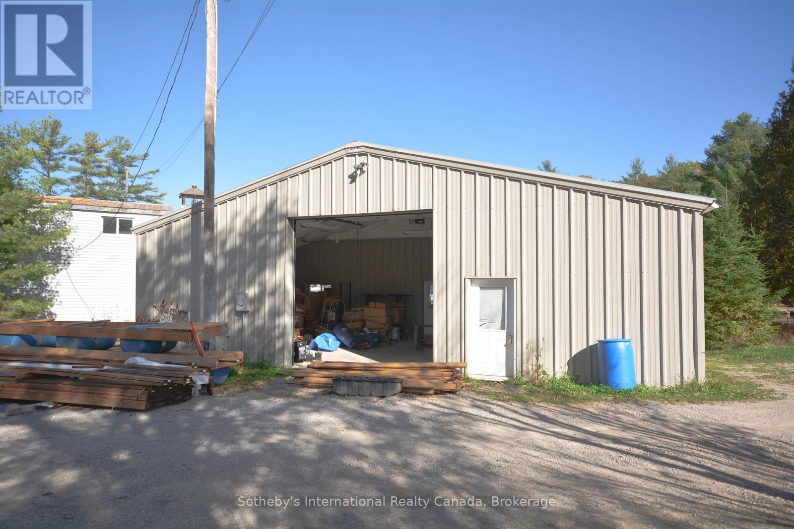 827 Go Home Lake Rd Property Photo 3