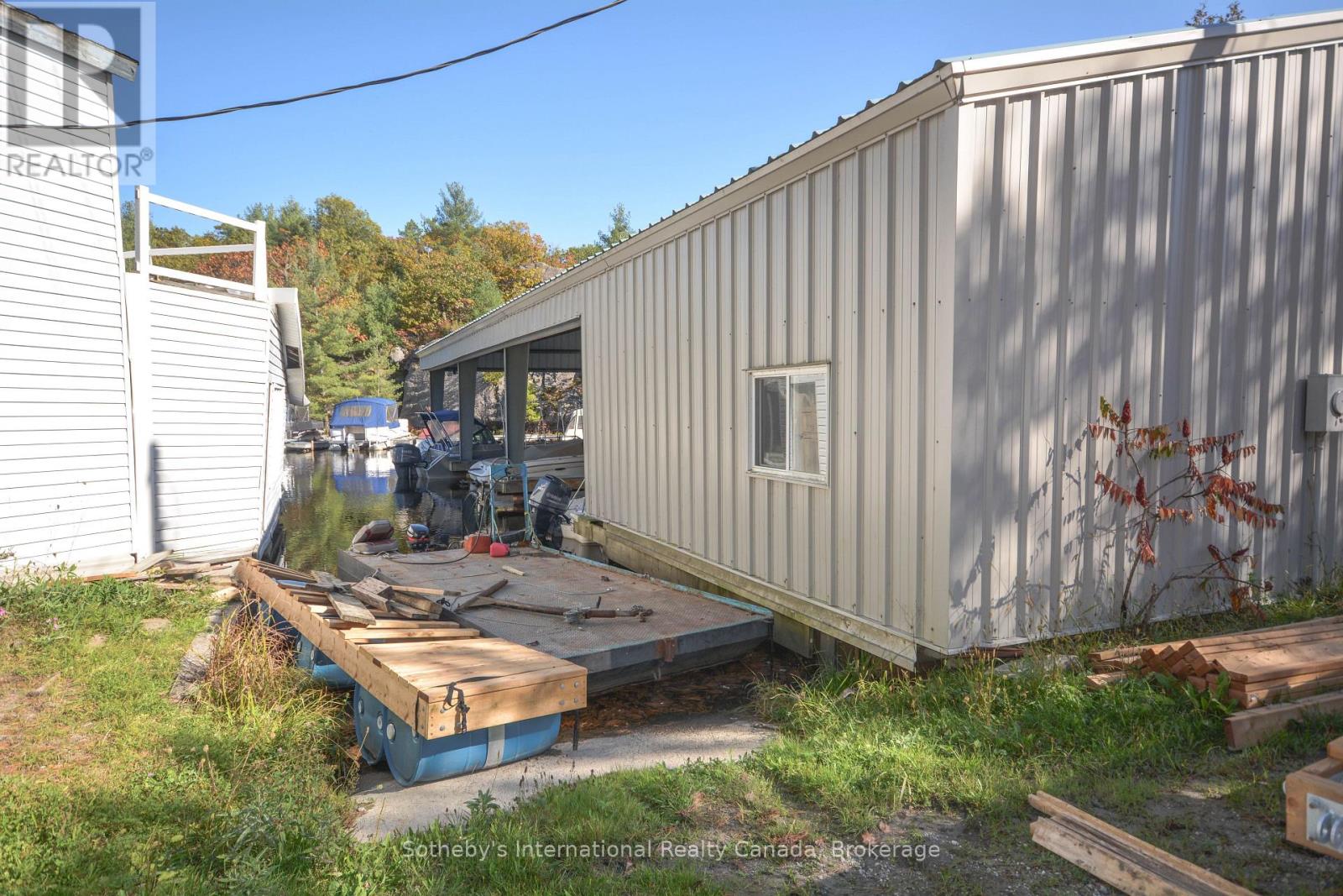 827 Go Home Lake Rd Property Photo 6