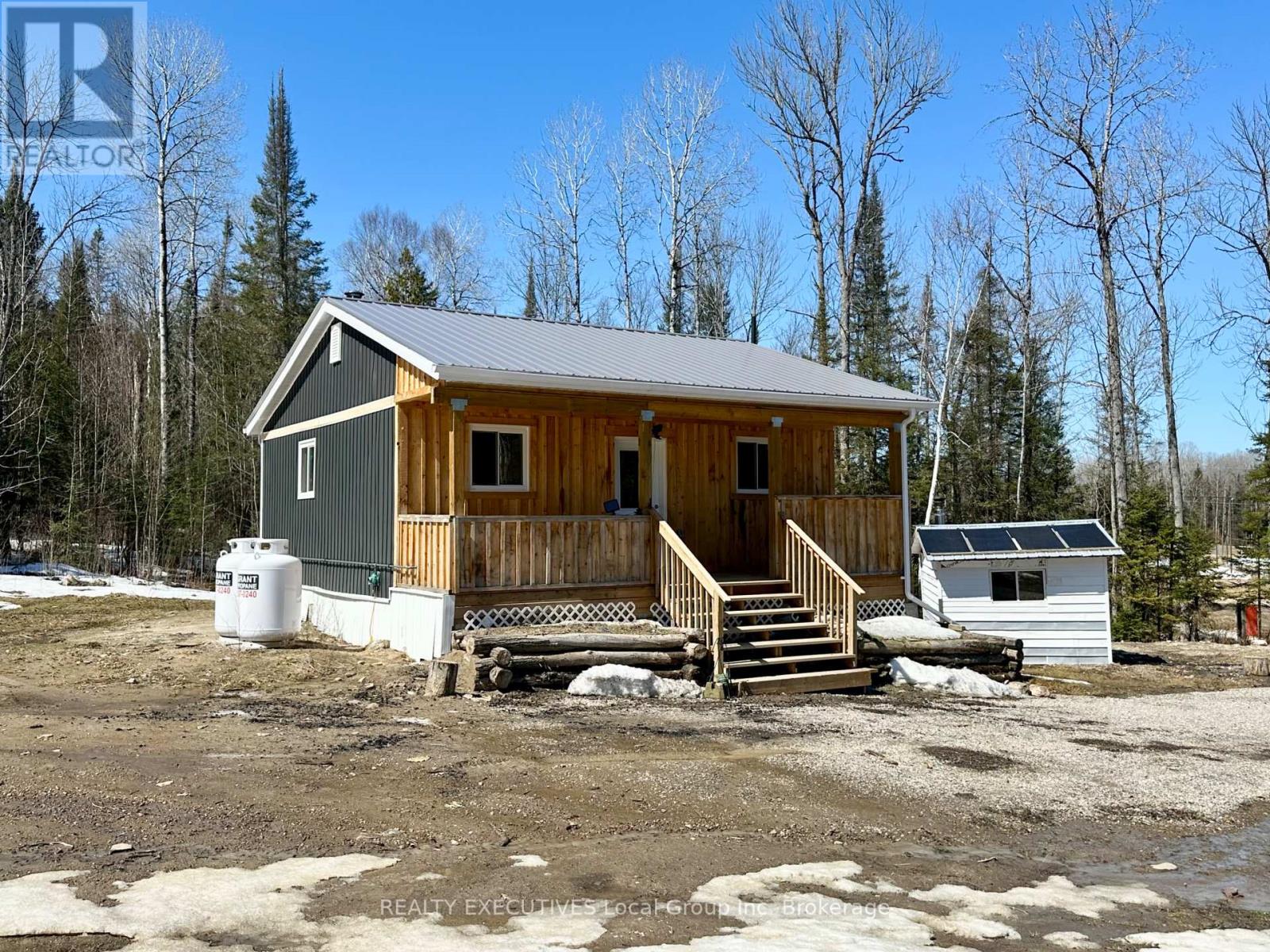 1348 Peddlers Drive Property Photo 1