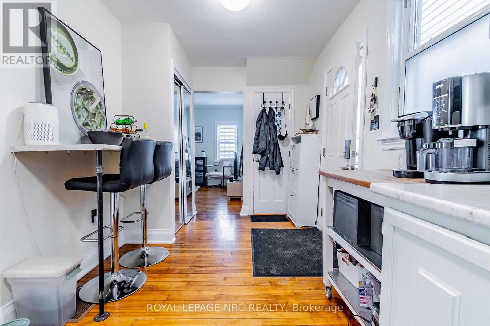 152 West Street Property Photo 7