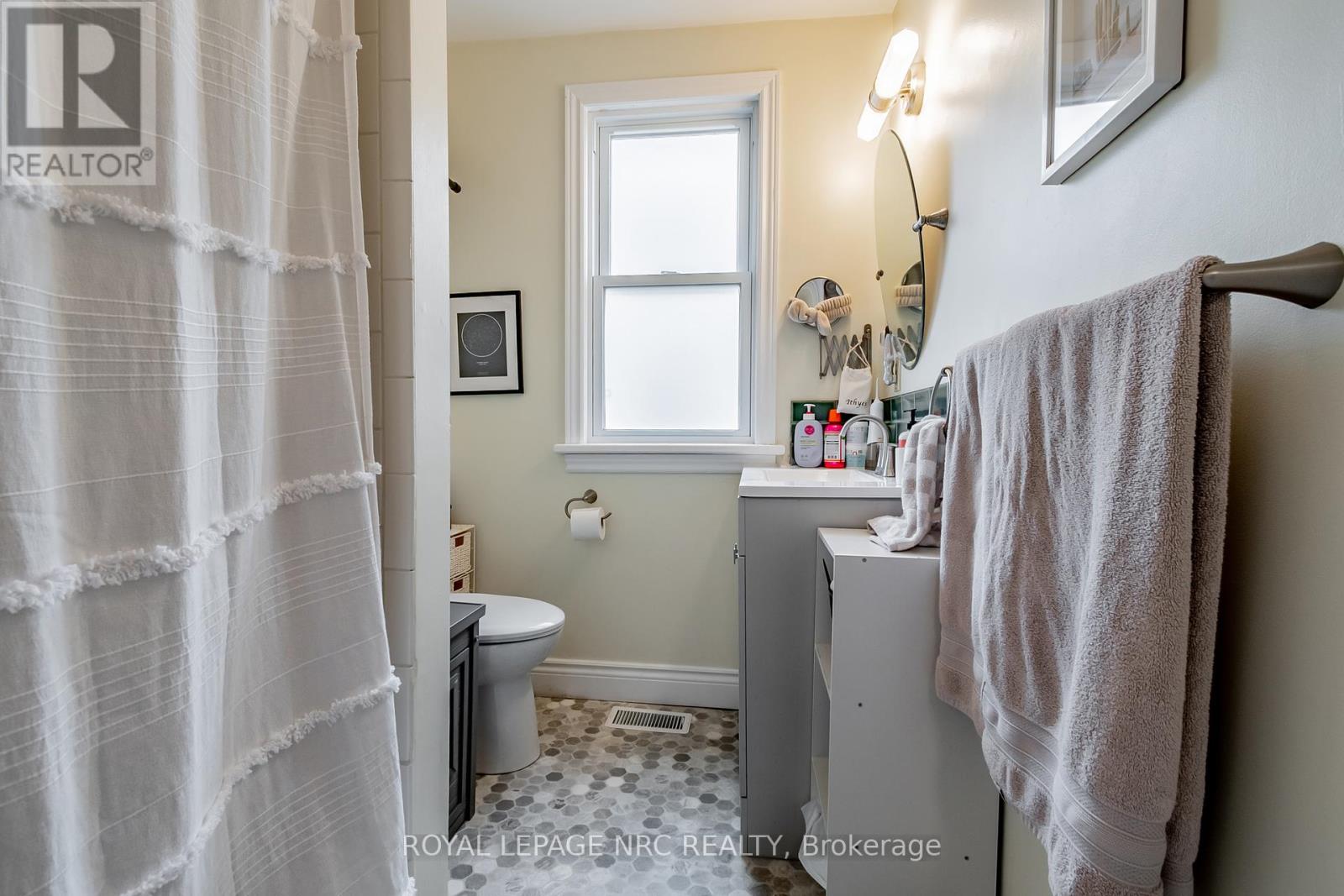 152 West Street Property Photo 11
