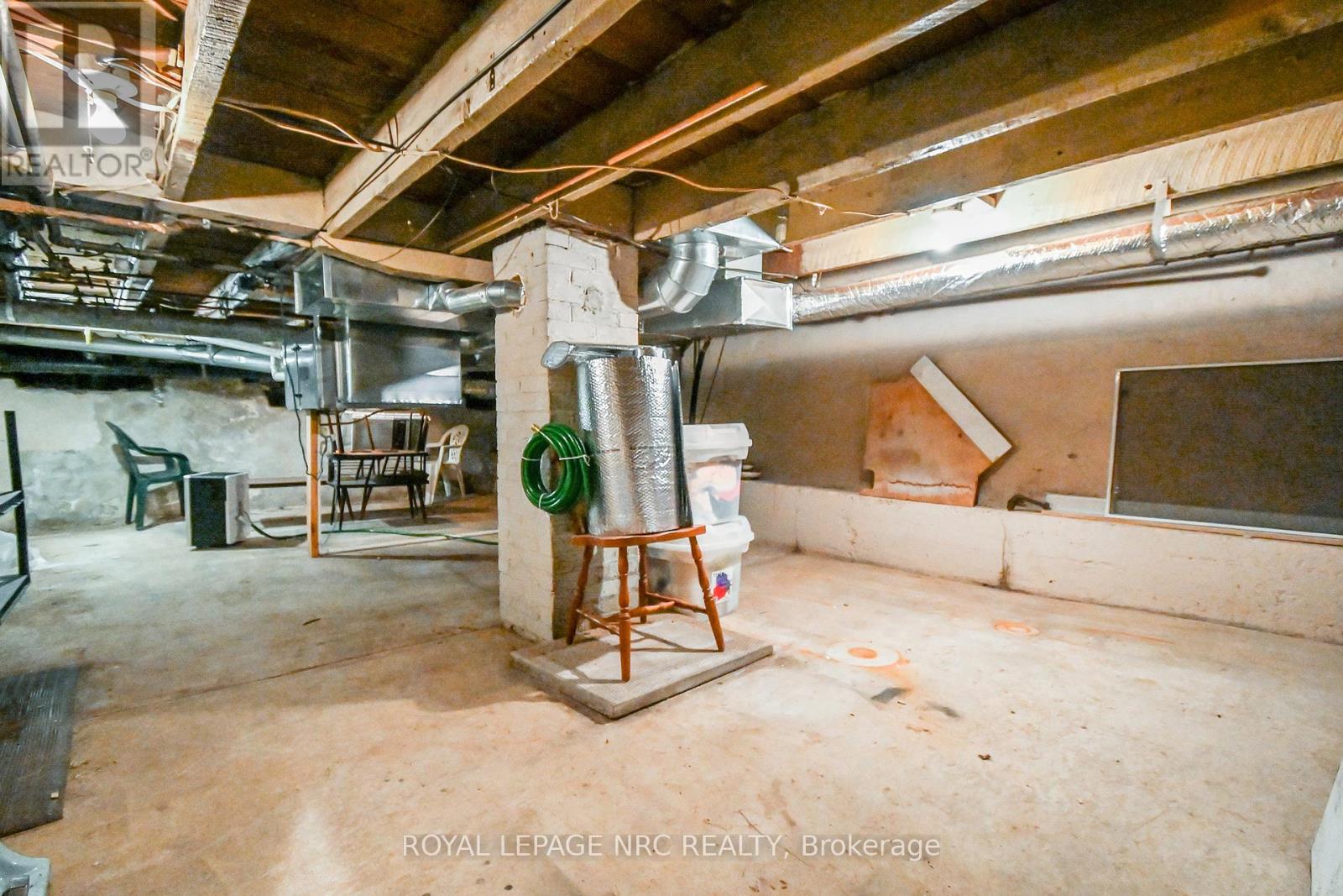 152 West Street Property Photo 12