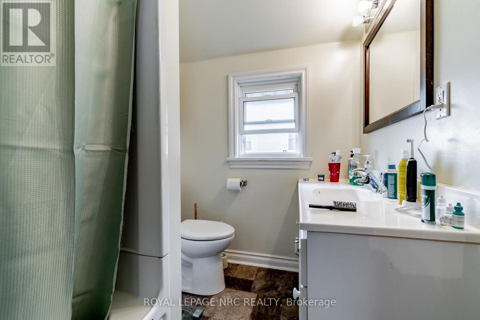 152 West Street Property Photo 19