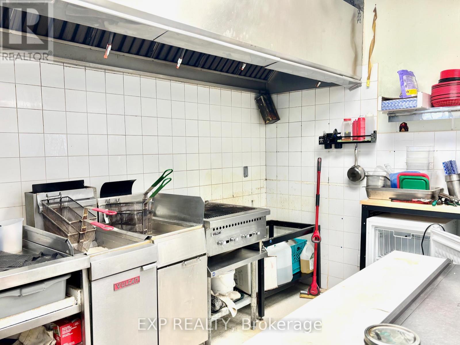 23 Bay Street N Property Photo 12