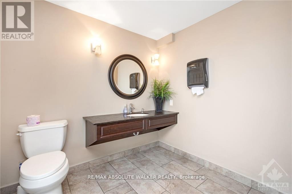 3591 Innes Road Property Photo 11