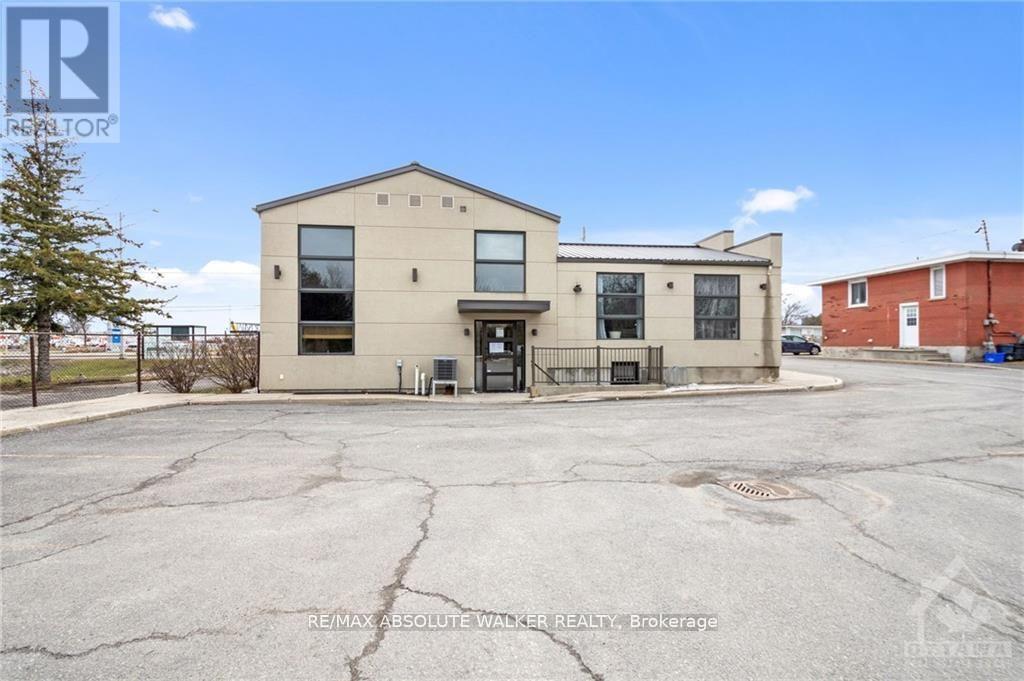 3591 Innes Road Property Photo 15