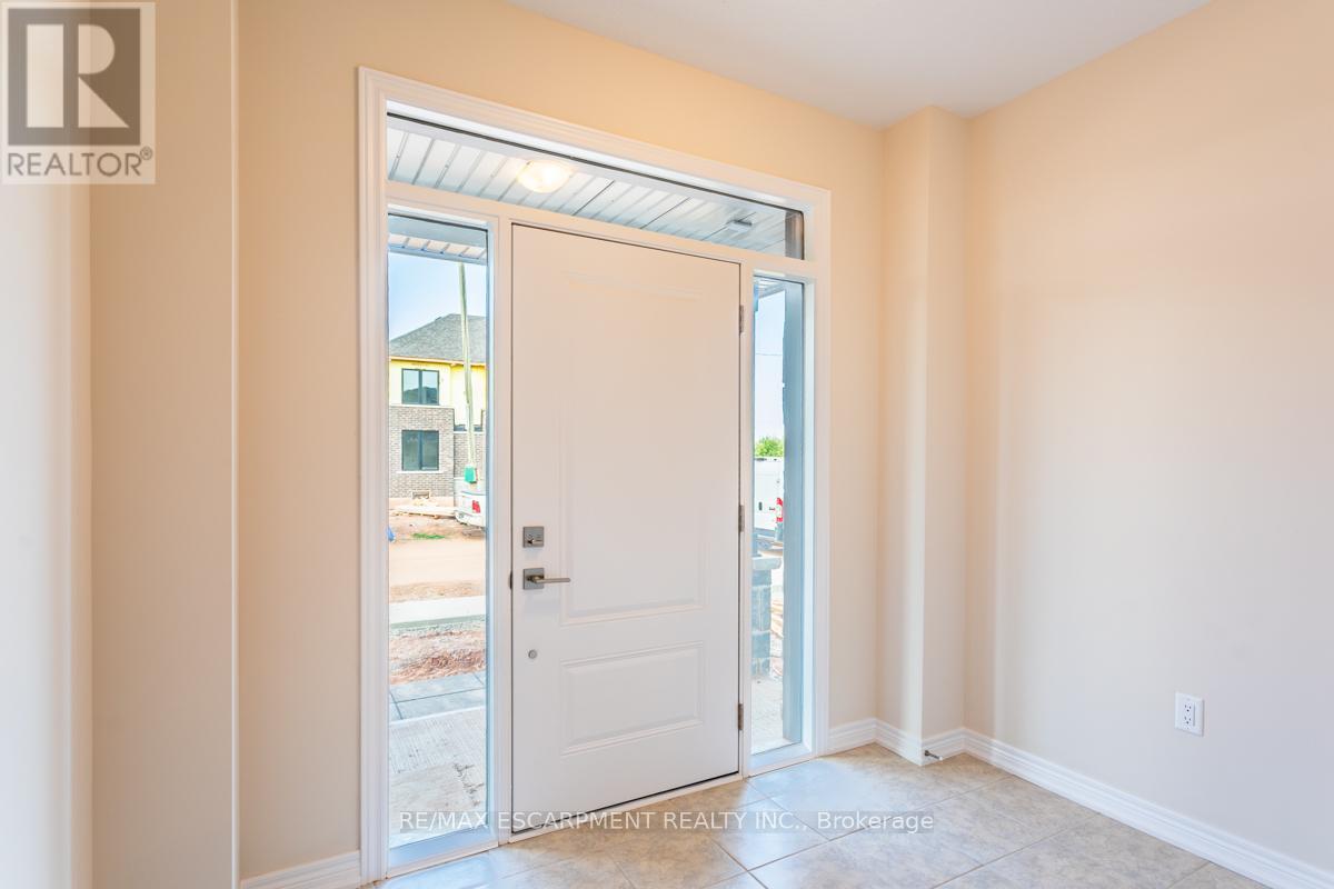 59 Starfire Crescent Property Photo 1