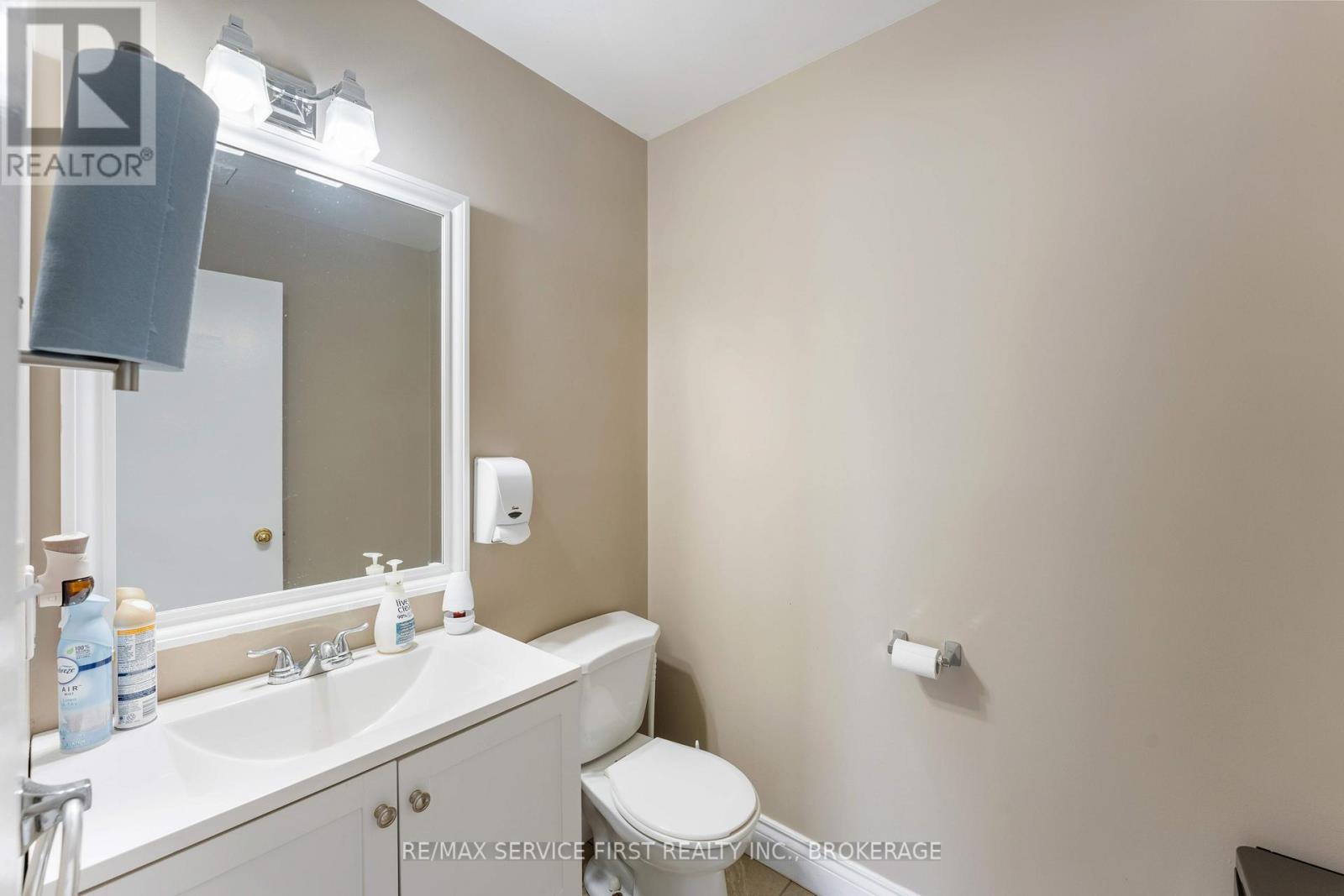 7 - 1056 Gardiners Road Property Photo 5