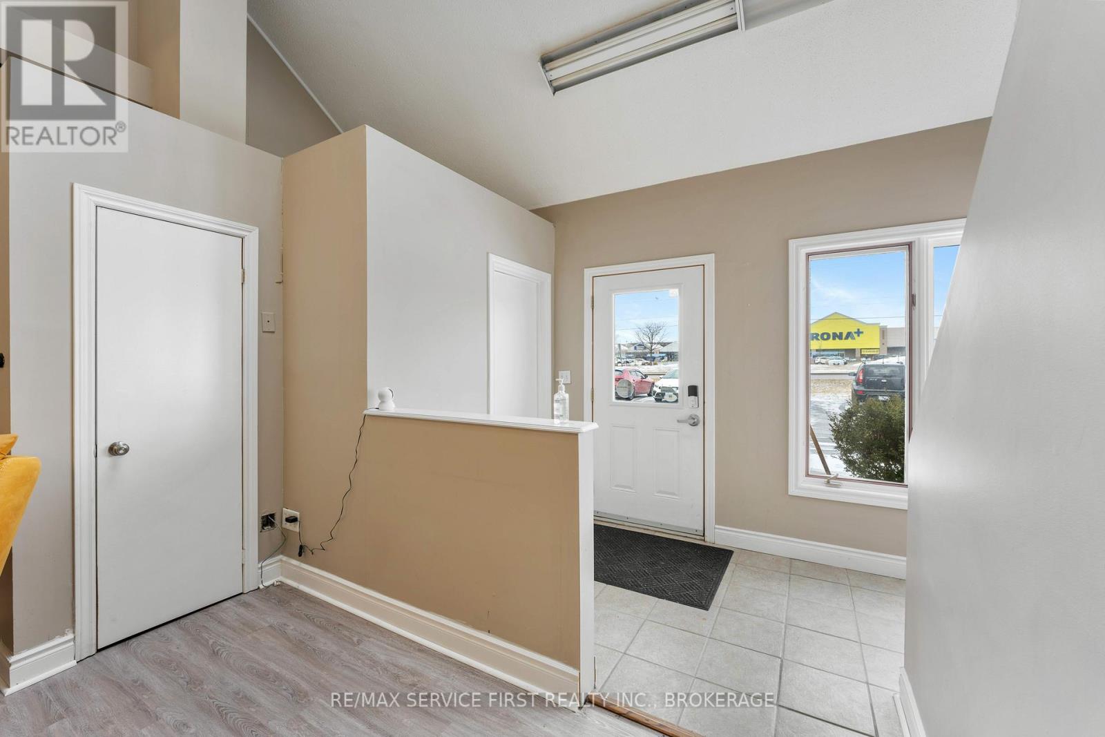 7 - 1056 Gardiners Road Property Photo 6