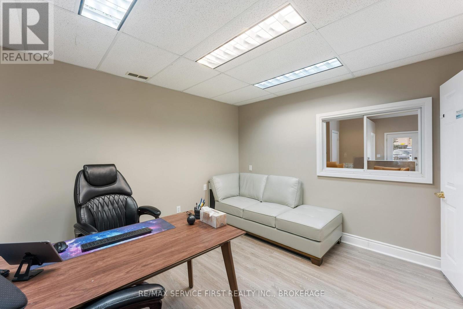 7 - 1056 Gardiners Road Property Photo 9