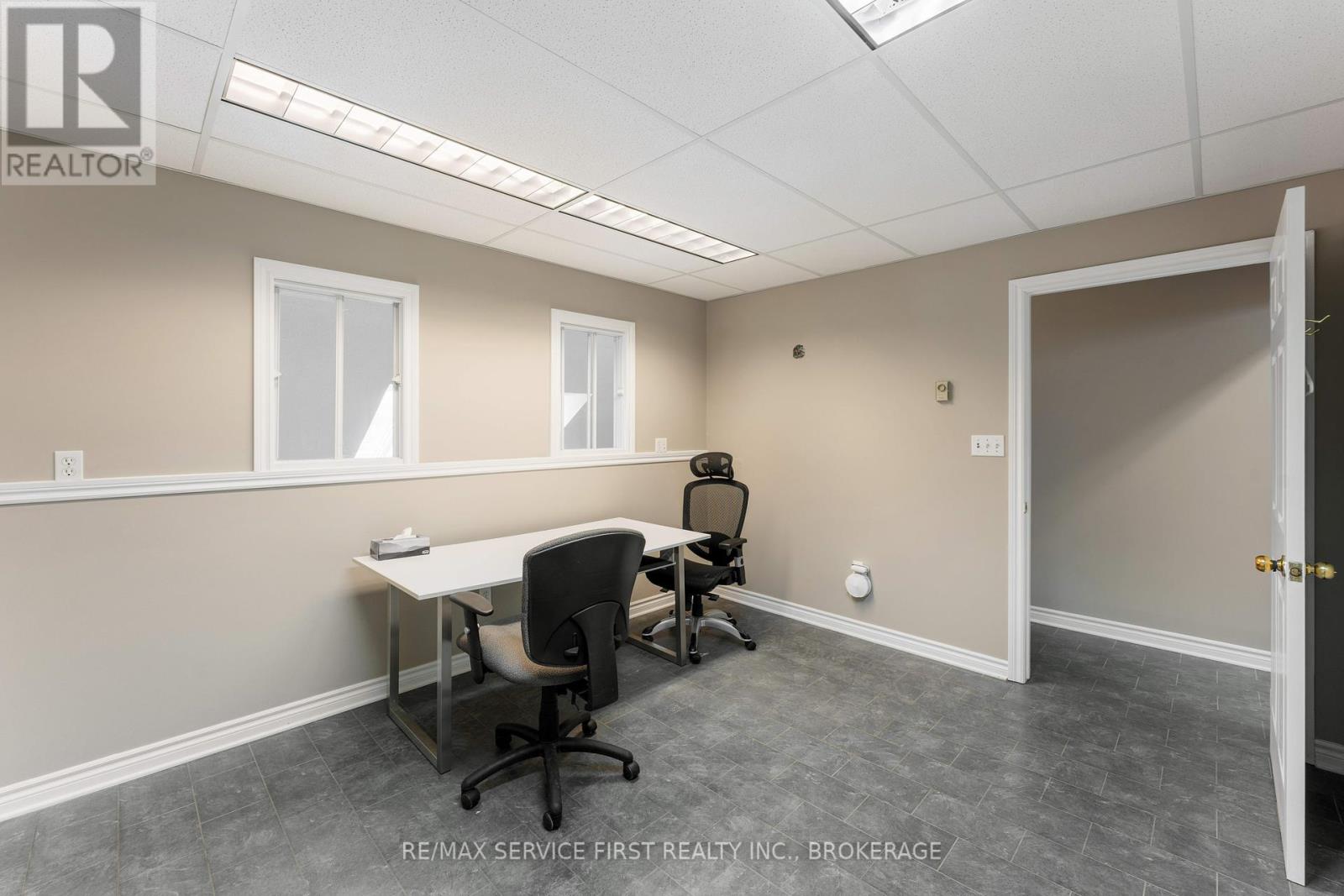 7 - 1056 Gardiners Road Property Photo 17