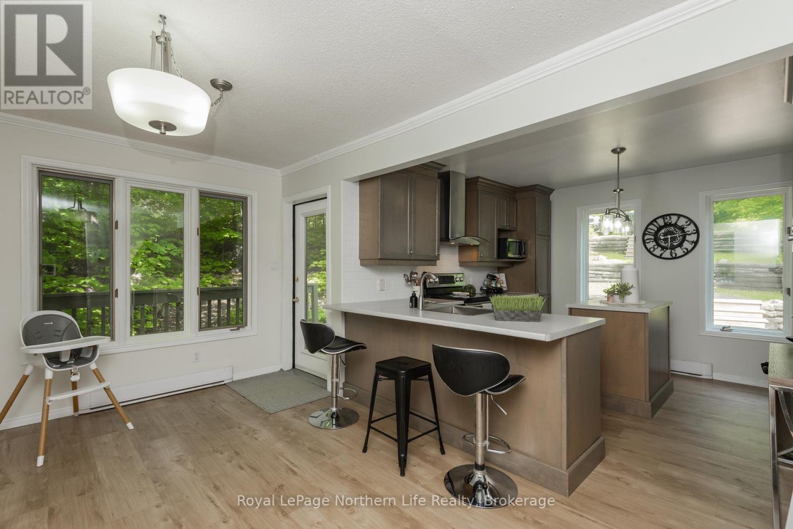 272 Waukegan Road Property Photo 11