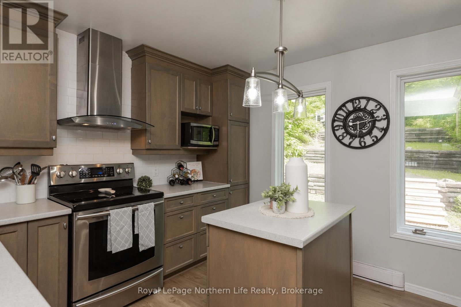 272 Waukegan Road Property Photo 13