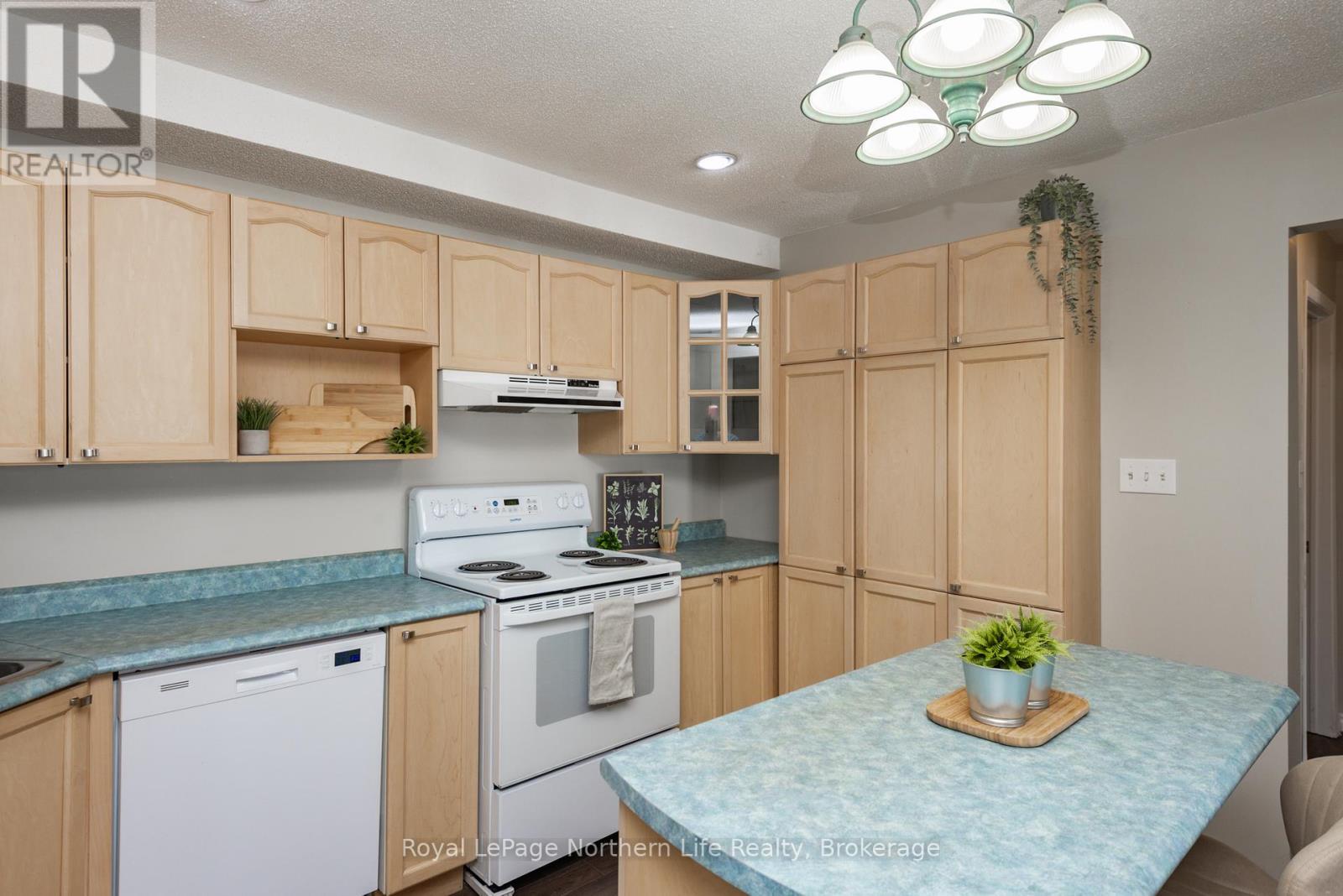 272 Waukegan Road Property Photo 38