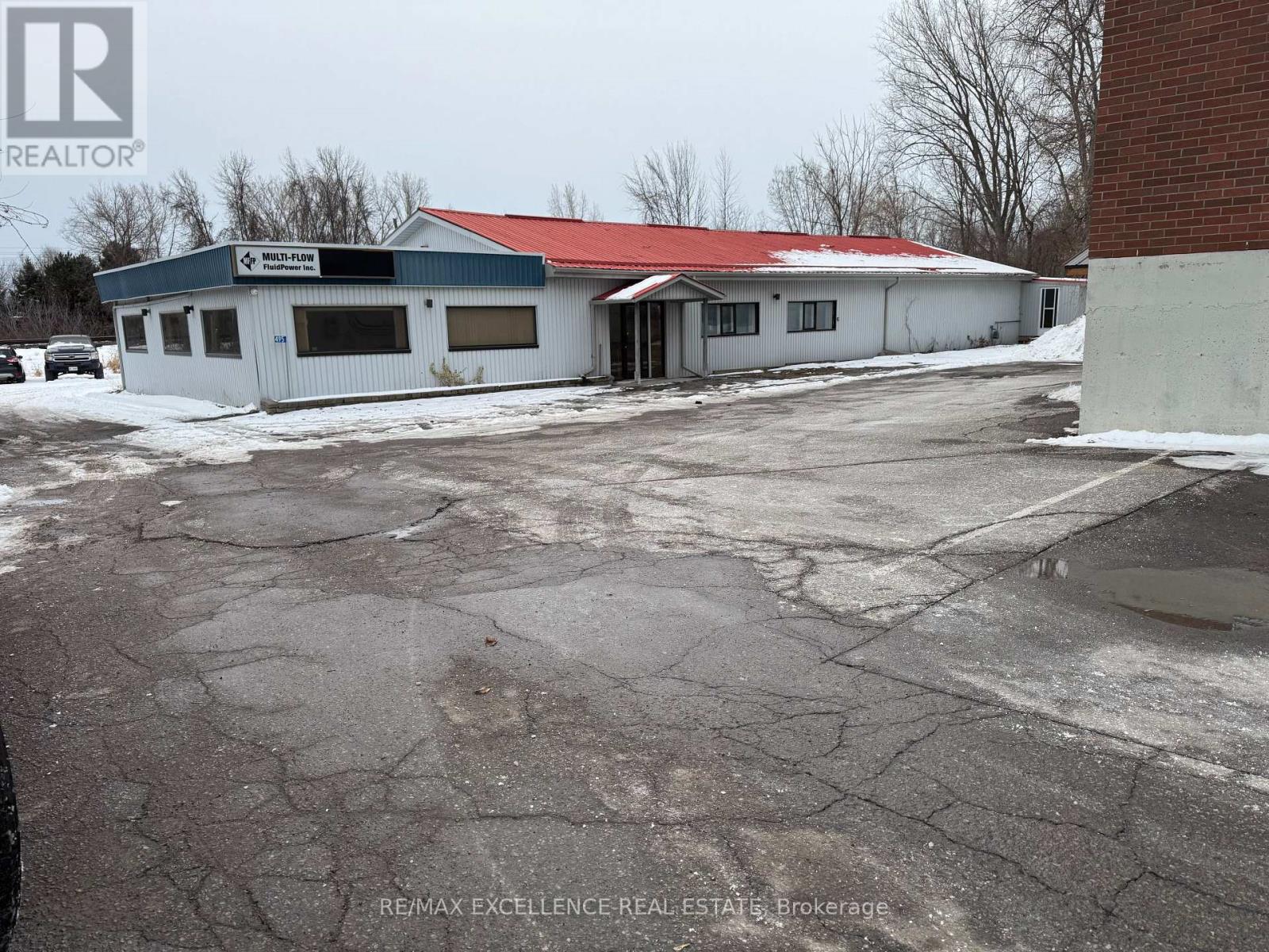 495 Dundas Street W Property Photo 1